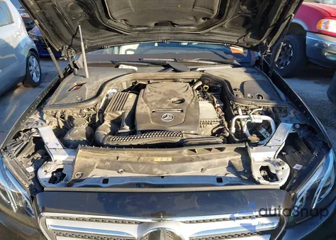 2017 Mercedes-Benz E 300 4Matic из США, поврежденный, VIN WDDZF4KB8HA043847